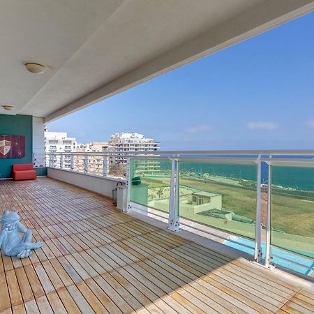 Seafront Apartment In Sliema With Pool, Upmarket Complex Bagian luar foto