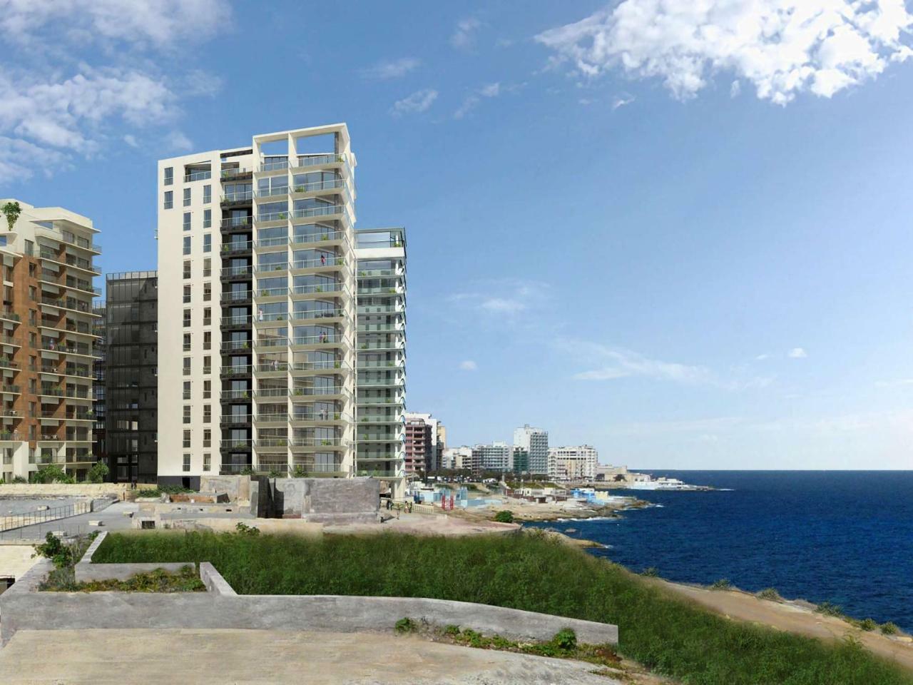 Seafront Apartment In Sliema With Pool, Upmarket Complex Bagian luar foto
